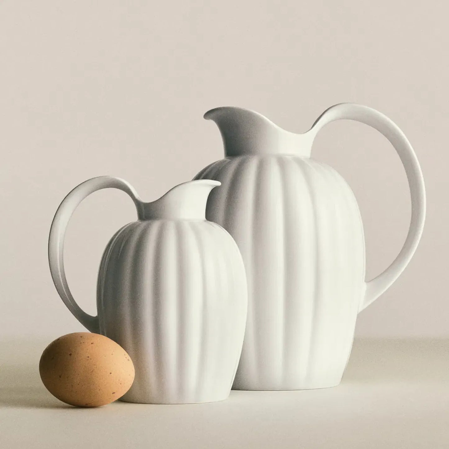 Bernadotte porcelænskande fra Georg Jensen. 1,2 l.